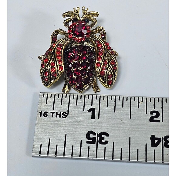Vintage Red Rhinestone Beetle Bug Brooch Pin Gold Tone Insect Jewelry Pendant - Picture 5 of 5